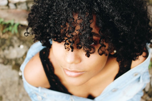 The Role of Oils in Professional Hair Care: Choosing the Right One